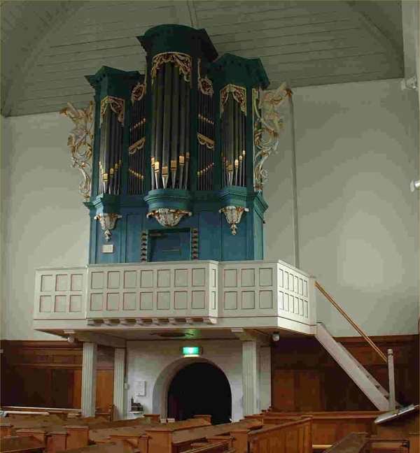 Het orgel uit Ee nu in Burgh