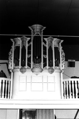 Het orgel in der Hervormde Evangelisatiekapel te Sleen (ca. 1960?)